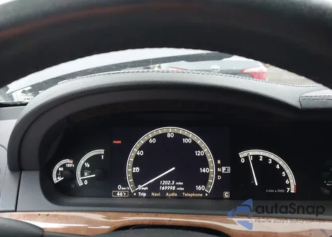 2007 Mercedes-Benz S 550 z USA, uszkodzony, nr VIN WDDNG71X27A015261